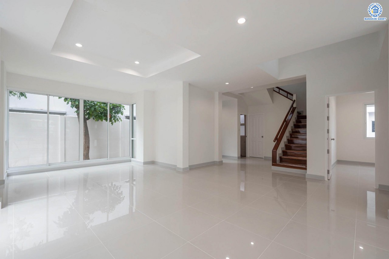 บ้านมือสองตกแต่งใหม่ โครงการ บ้านพิมาน ปิ่นเกล้า-กาญจนาภิเษก เนื้อที่ 103 ตร.ว. ฟังก์ชัน 4 ห้องนอน 3 ห้องน้ำ 1 ห้องอเนกประสงค์ จอดรถได้ 2 คัน บนทำเลเดินทางสะดวก ติดถนนกาญจนาภิเษก เชื่อมต่อหลายเส้นทาง ใกล้ทางด่วน "กาญจนาภิเษก" รถไฟฟ้า "สถานีหลักสอง" และเดอะมอลล์บางแค